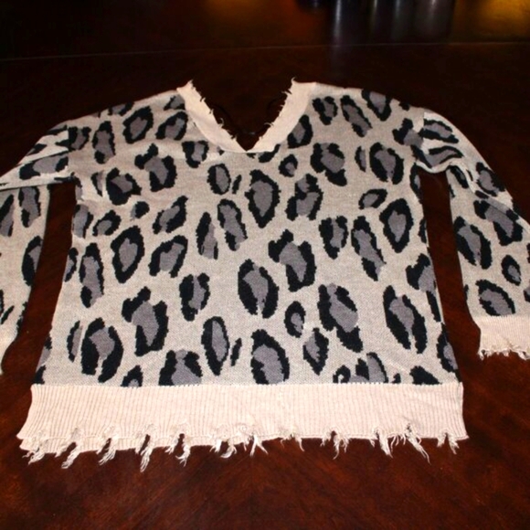 Leopard Print Women's Distressed Sweater Animal Print – Size S – - Picture 2 of 8